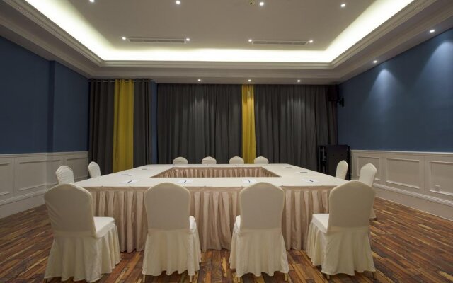 Fanpu Arts Hotel Tongxiang