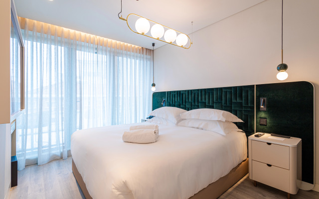 Luster Hotel