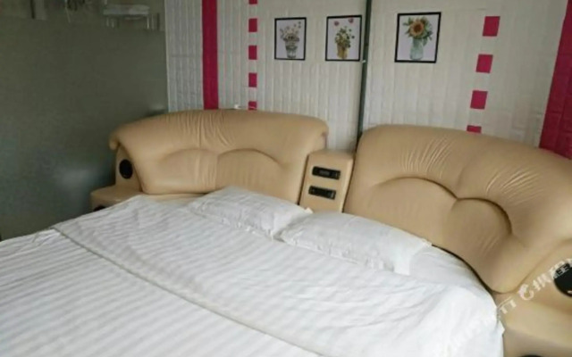 1986 Express Hotel