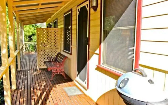 Autumn Leaf Cottage 1