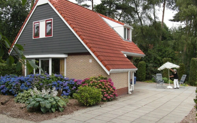 Nice House with Garden near Lemelerberg