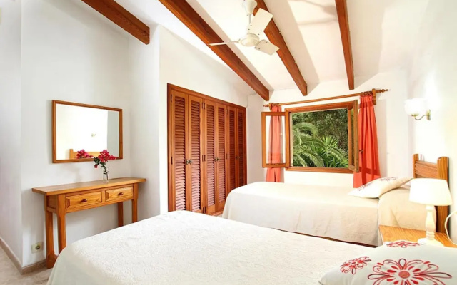 Villa - 4 Bedrooms with Pool and WiFi - 108753
