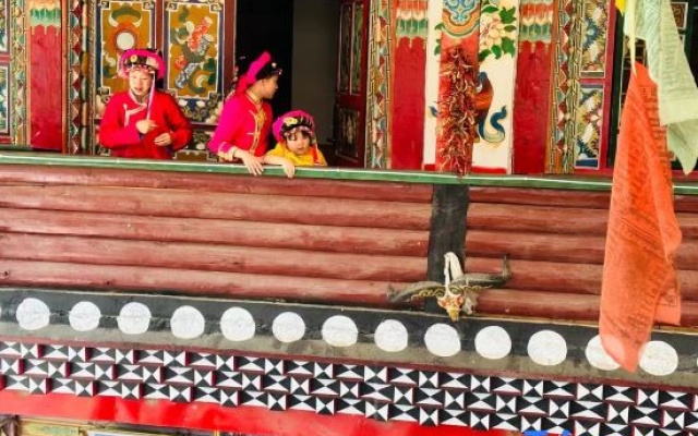 Uncle A're Tibetan Guesthosue – Entertainment – Danba