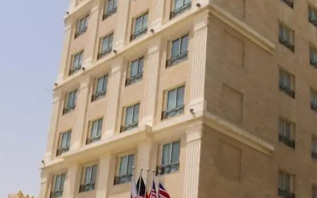 Premium Strato Hotel
