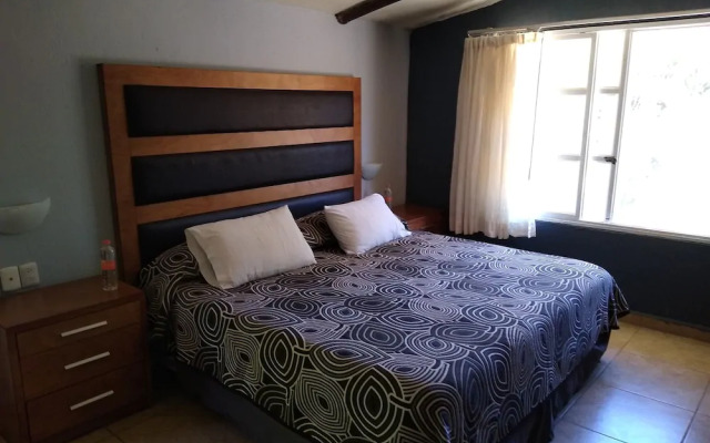 Hotel Hacienda Coyotes