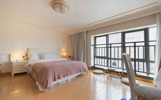 Ruili Apartment