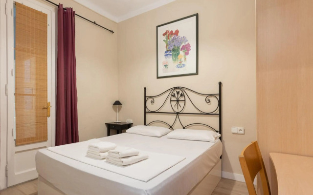 ApartEasy - Family 4-Bedroom Apartment