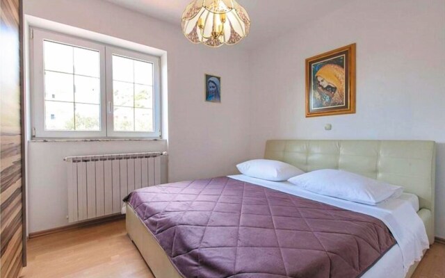 Apt w Jacuzzi, Balcony & sea View, 3 min to Beach