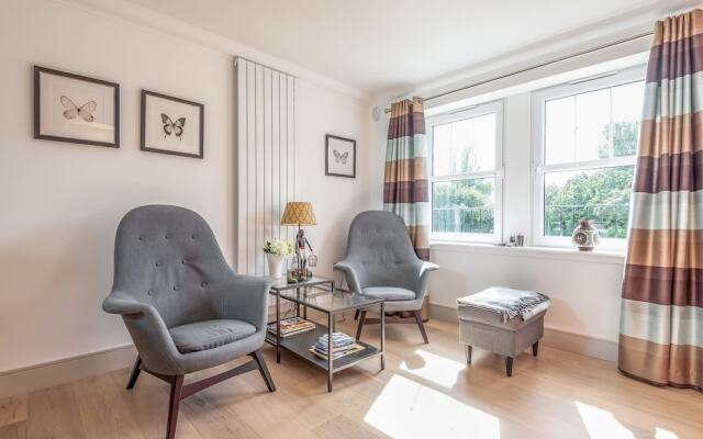 Kinness House, Luxury Apartment with Parking
