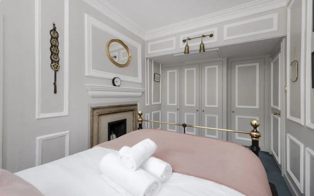 JOIVY Eclectic & Design Led 3Br Apt Near Edinburgh Castle