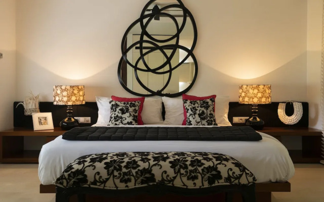 SuperNova Private Boutique Retreat Villa