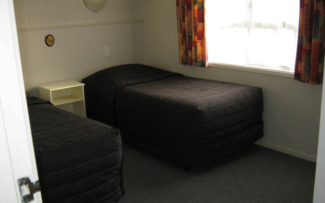 Adelphi Motel