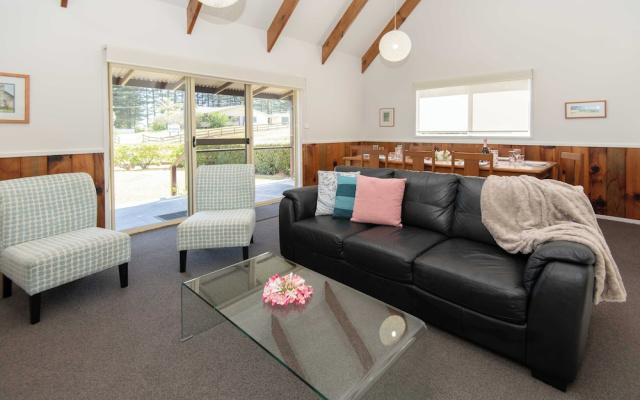 Pitcairn House