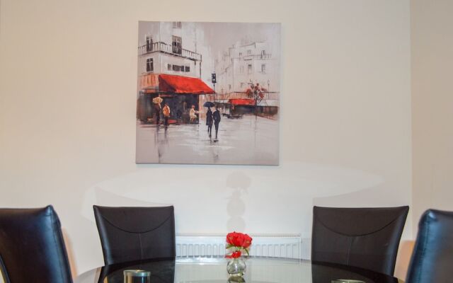 2 Bedroom Apartment Beside Water of Leith Walkway