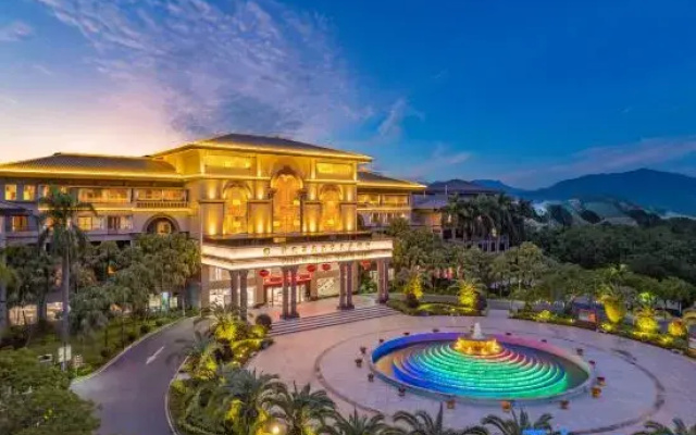 Dragon Bay Natural Hot Spring Resort