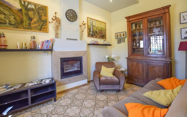 Awesome Home in Fabbiano With 5 Bedrooms and Wifi