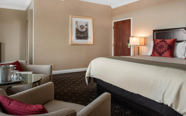 Omni Severin Hotel