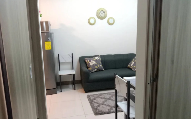 Luxurious Bayview 2BR Near MOA Picc CCP Free Wifi