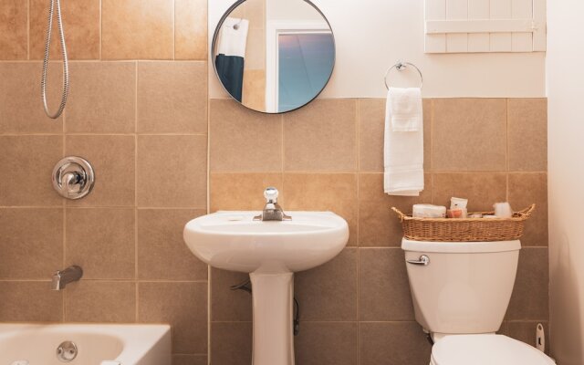 Barefoot Villas Room 6 Oak