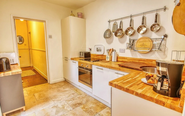 Ghar Homes - Bath Large Family Home
