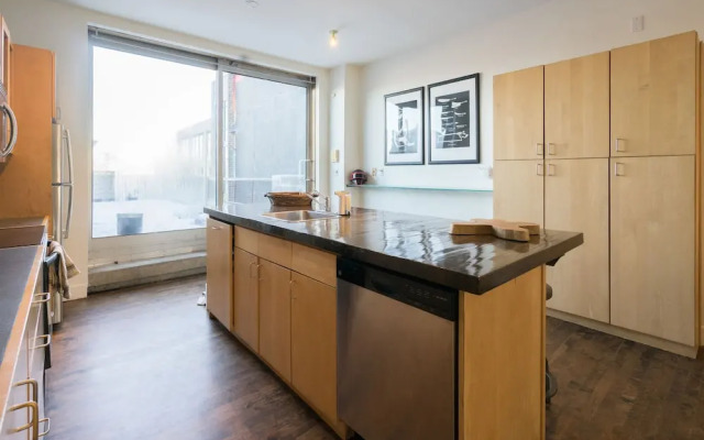 Applewood Suites - The Ossington Loft