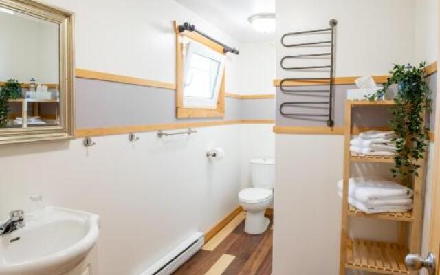 A. Mac Donald Country Inn