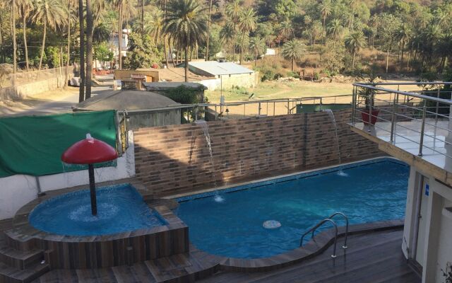 Hotel Sunset Inn Mount Abu with Swimming Pool