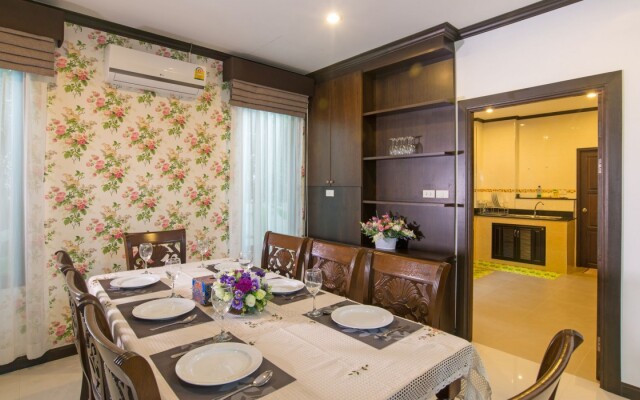Baan Ari Pool Villa