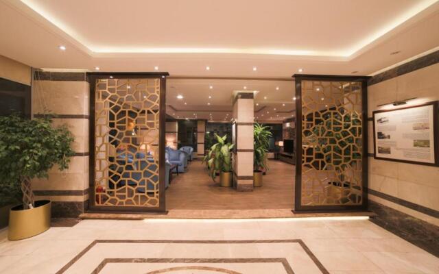 OYO 208 Roshan Hotel Suites Hera