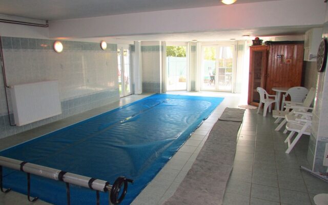 Villa with pool and sauna at Prague