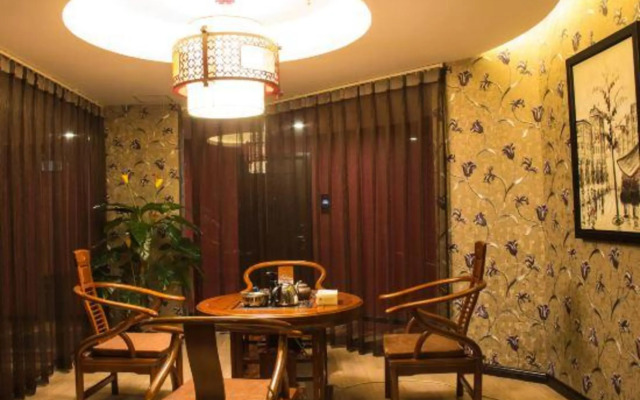 Crown International Business Hotel