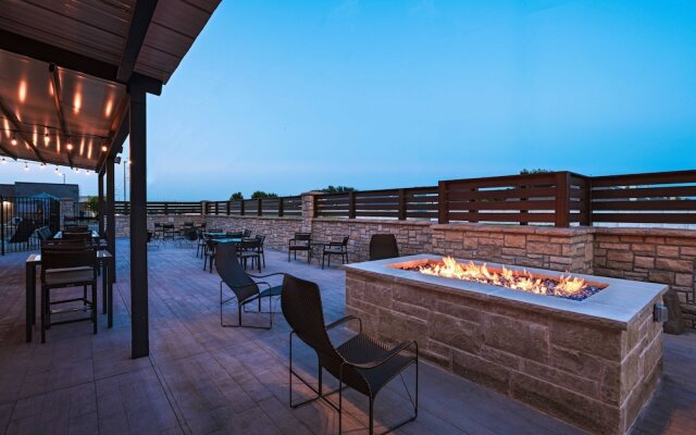 Courtyard by Marriott Dallas Grand Prairie