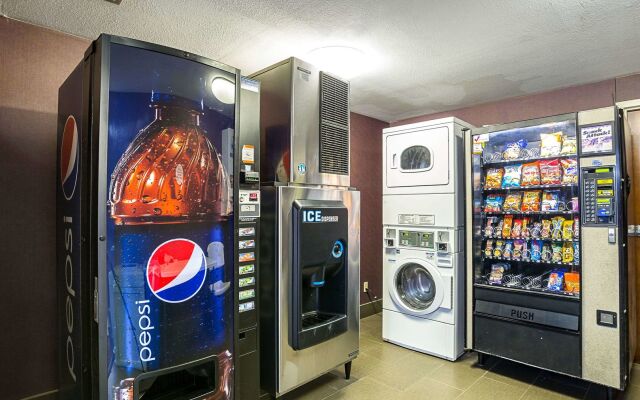 Super 8 by Wyndham Alexandria LA