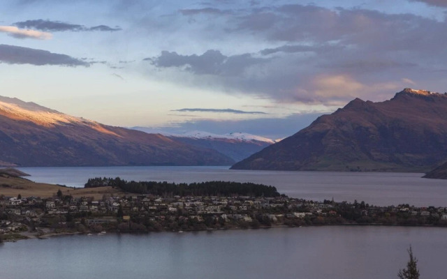 Mountain & Lake Views