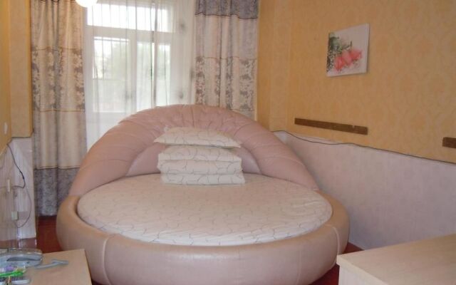 Jingge Hotel