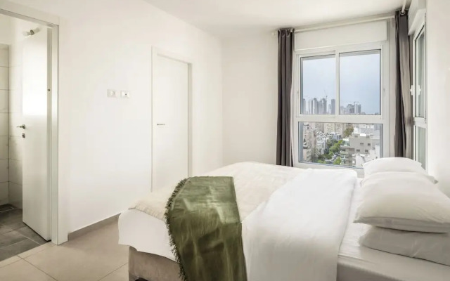 Seaside High-Rise Apt by Sea N' Rent