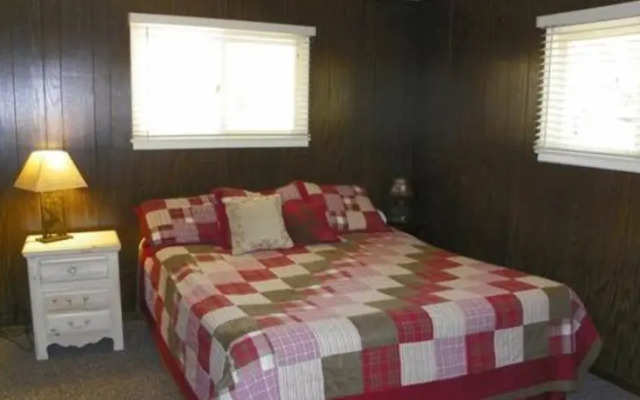 RedAwning Lakefront Retreat