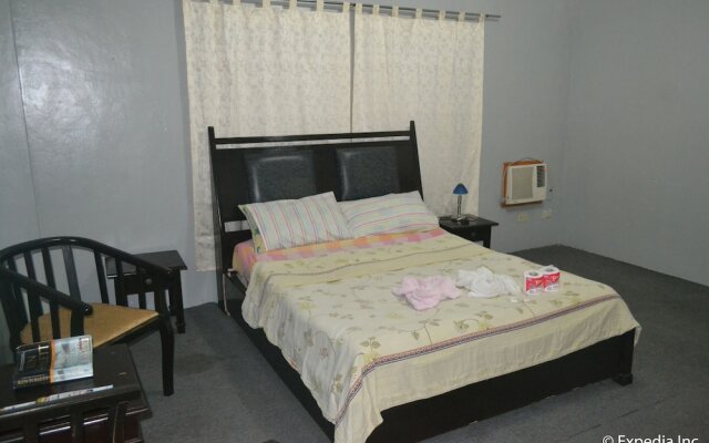 Red Tulip Hotel
