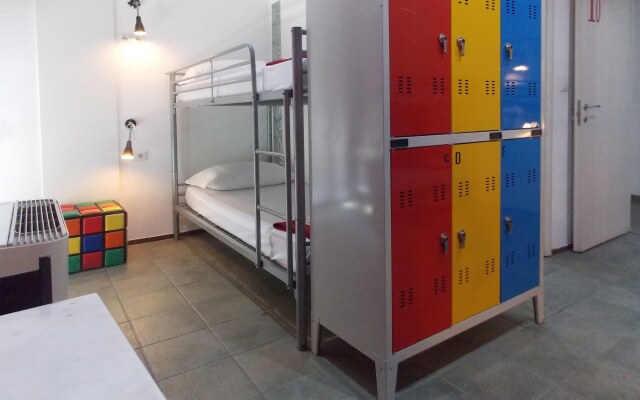 Hostel Colours