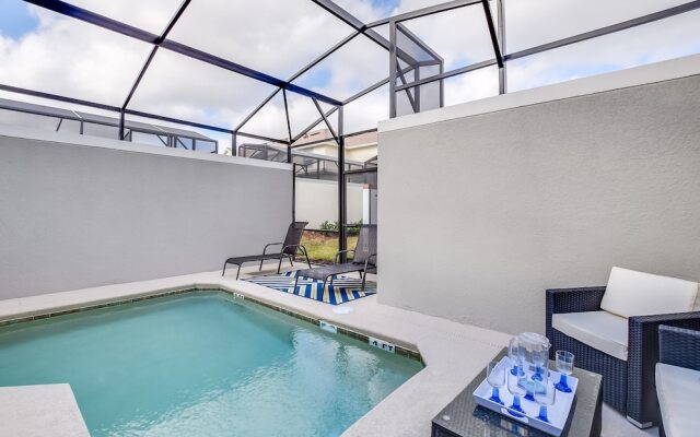 5 Bedroom 4 Bathroom Storey Lake