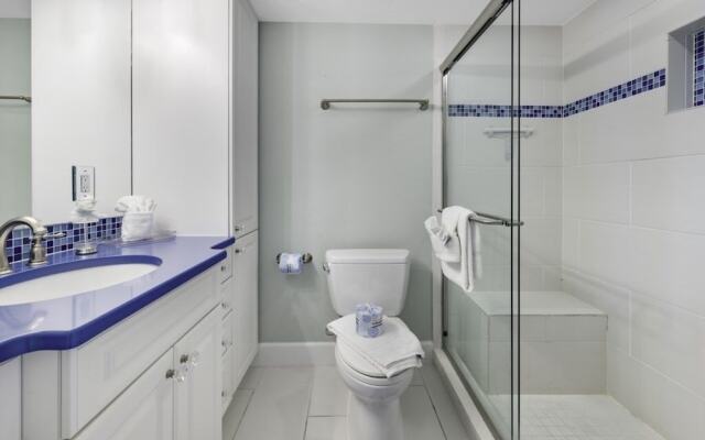 Loggerhead 314 2 Bedroom Condo by RedAwning