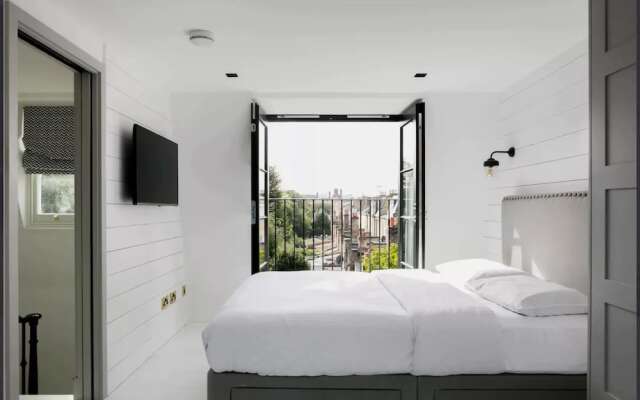 4 Bedroom Town House in Shepherd’s Bush