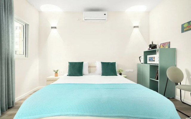 Netanya Beach Pool Studio by Sea N' Rent
