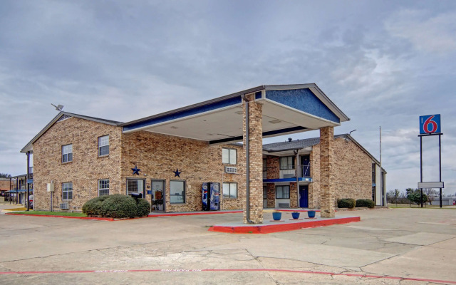Motel 6 Red Oak, TX - Dallas