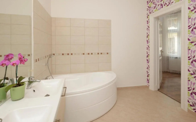 Victoria's Rooms 3 Bedroom & 3 Bathroom