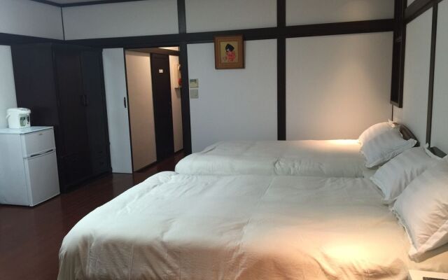 Naniwa Guest House