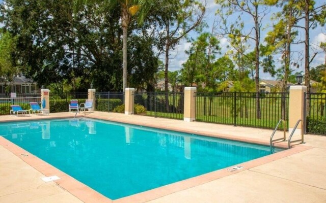 Southern Palms Pool 3 Bedroom Home by RedAwning