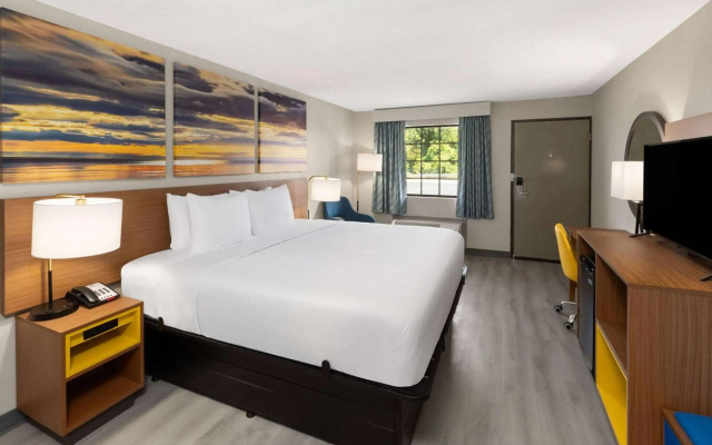 Days Inn & Suites by Wyndham Vicksburg