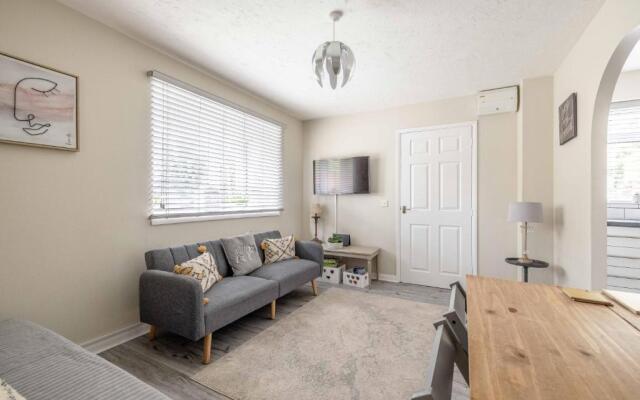 Windsor Burnham Ascot Haven Sleeps 4