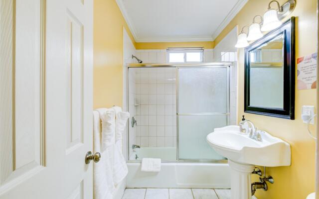 Spacious 2bd/1ba | Ashmont+Parking | 3D TOUR